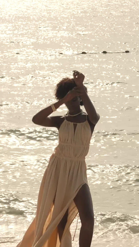 Lynyer video, Campaign · Sunset