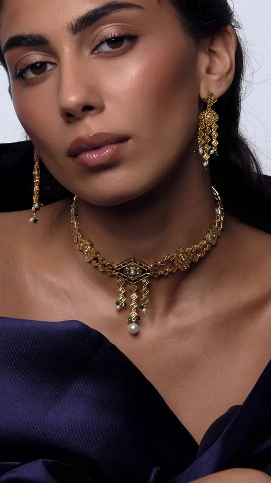 Lynyer video, Campaign · Choker