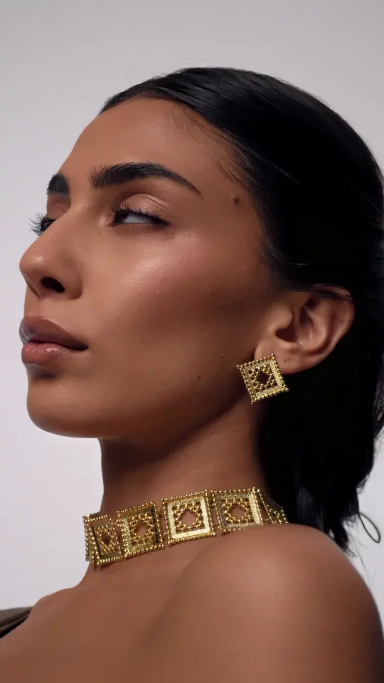Lynyer video, Campaign · Earrings